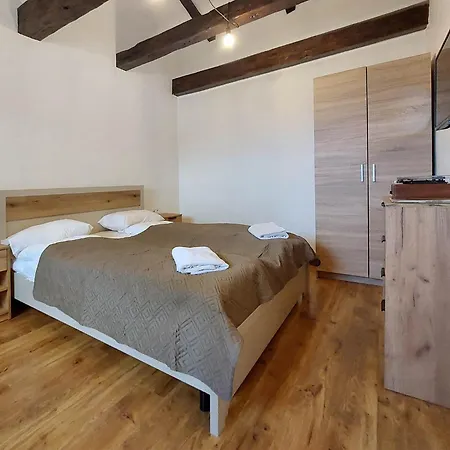 Appartement на площі ринок 3