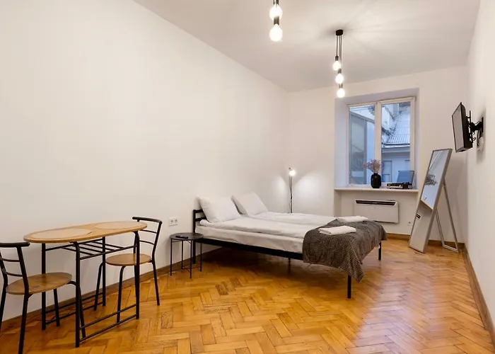 на площі ринок 3