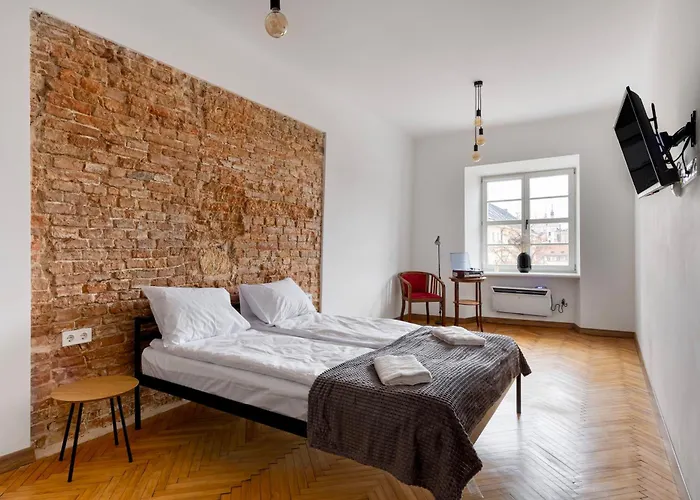 на площі ринок 3 * Leópolis