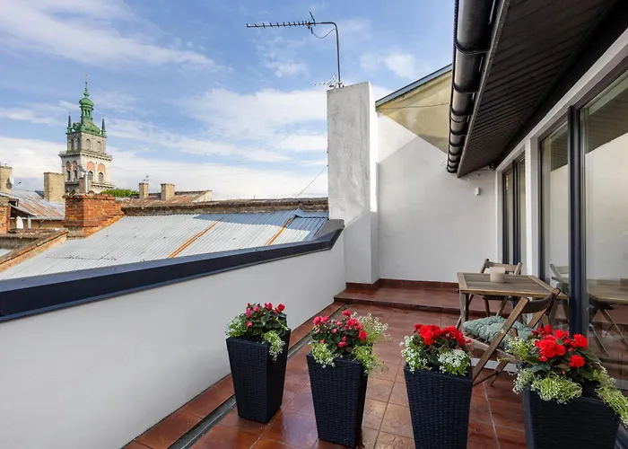 на площі ринок 3 *